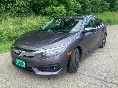 Used 2018 Honda Civic EX-T image 1