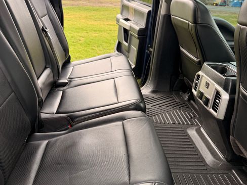 Used 2019 Ford F250 Lariat image 13