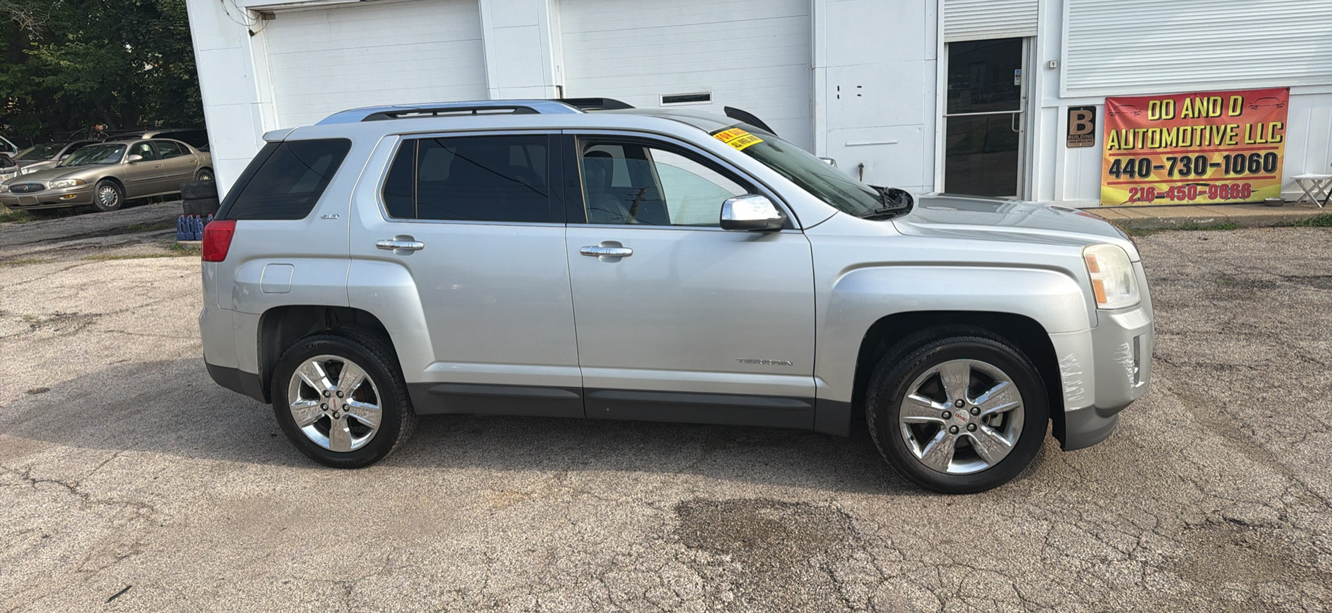 Used 2014 GMC Terrain SLT AWD/4WD image 2