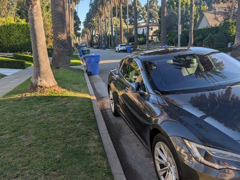 Used 2017 Tesla Model S 75D image 6