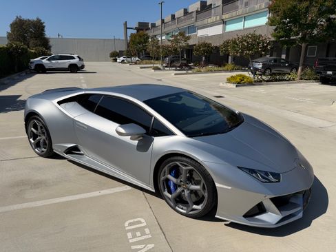 Used 2020 Lamborghini Huracan EVO AWD/4WD image 17