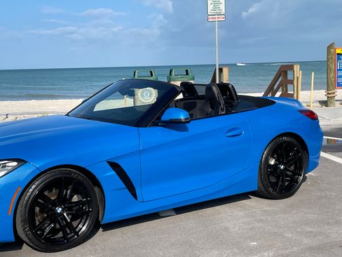 Used 2019 BMW Z4 sDrive30i w/ M Sport Package RWD image 4