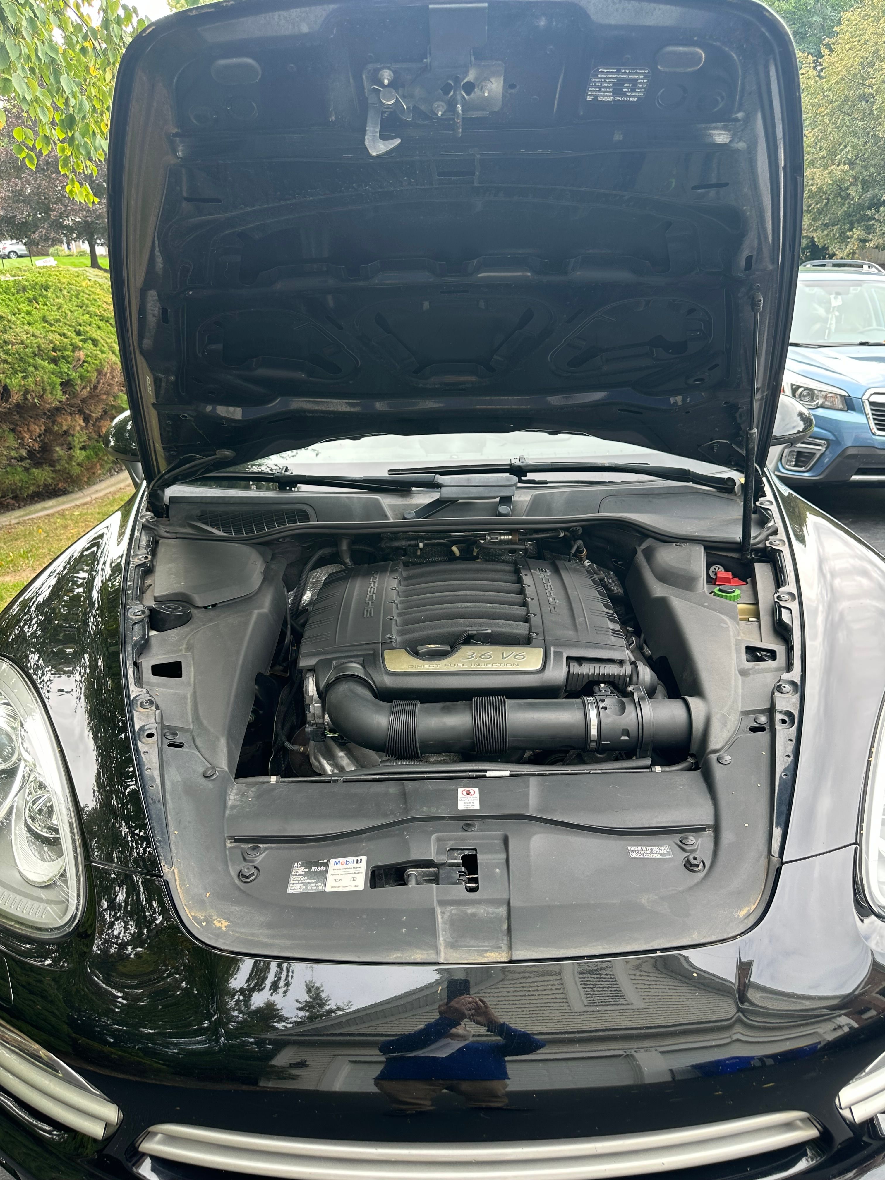 Used 2014 Porsche Cayenne Platinum Edition AWD/4WD image 8