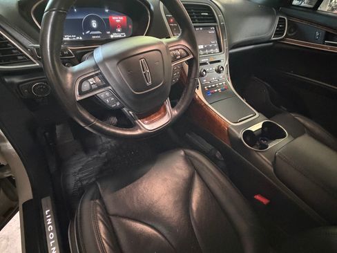 Used 2019 Lincoln Nautilus Reserve w/ Driver Assistance Package AWD/4WD image 9