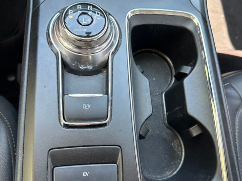 Used 2017 Ford Fusion Energi Titanium FWD image 2