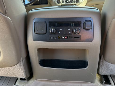 Used 2015 GMC Yukon XL SLT w/ Open Road Package image 14