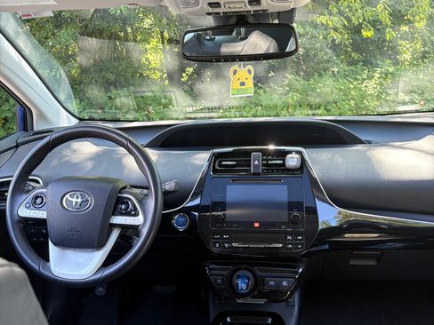 Used 2016 Toyota Prius Four w/ Advanced Technology Package FWD image 11