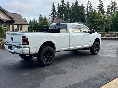 Used 2023 RAM 3500 Limited image 8