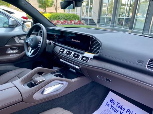 Used 2021 Mercedes-Benz GLE 350 image 2
