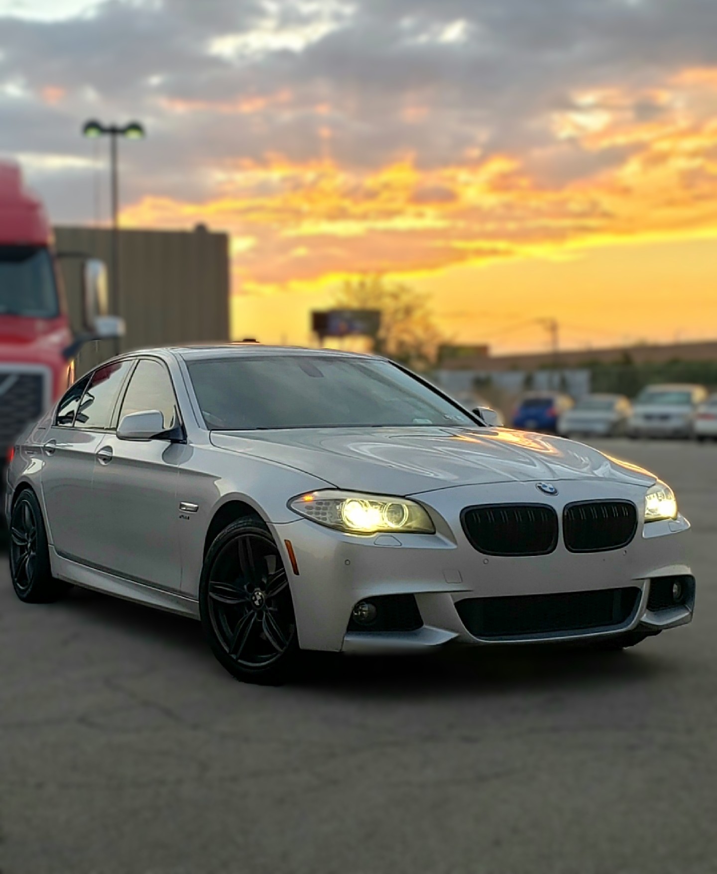 Used 2011 BMW 550i xDrive Sedan AWD/4WD image 1
