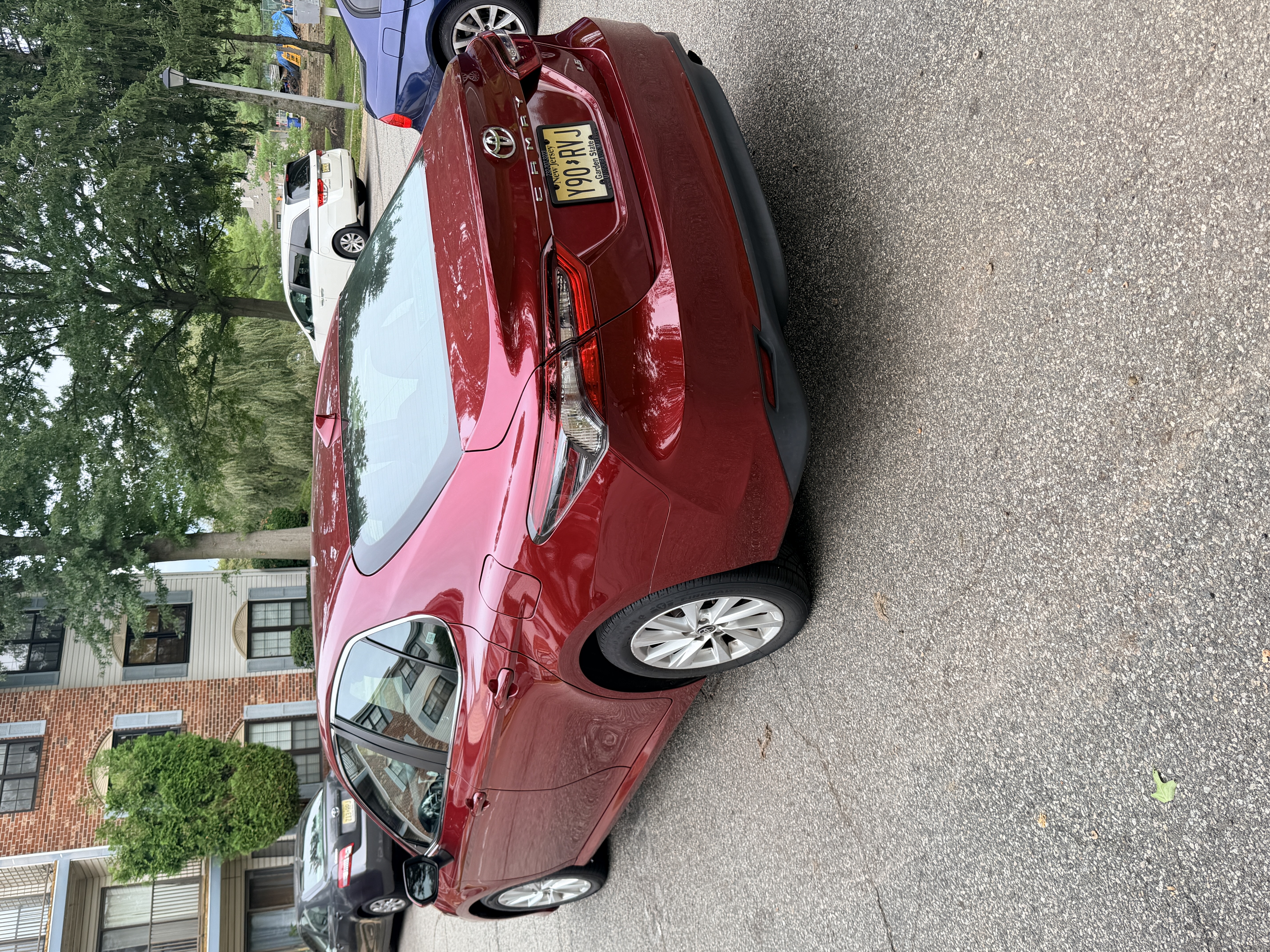 Used 2021 Toyota Camry LE FWD image 8