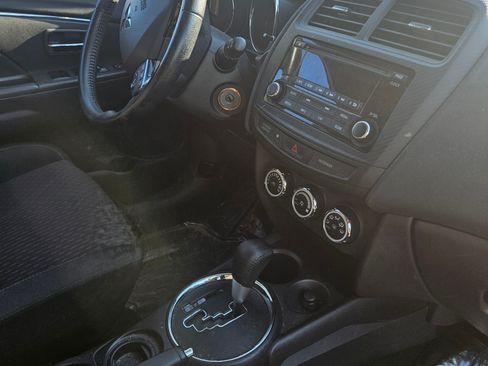 Used 2017 Mitsubishi Outlander Sport ES FWD image 12