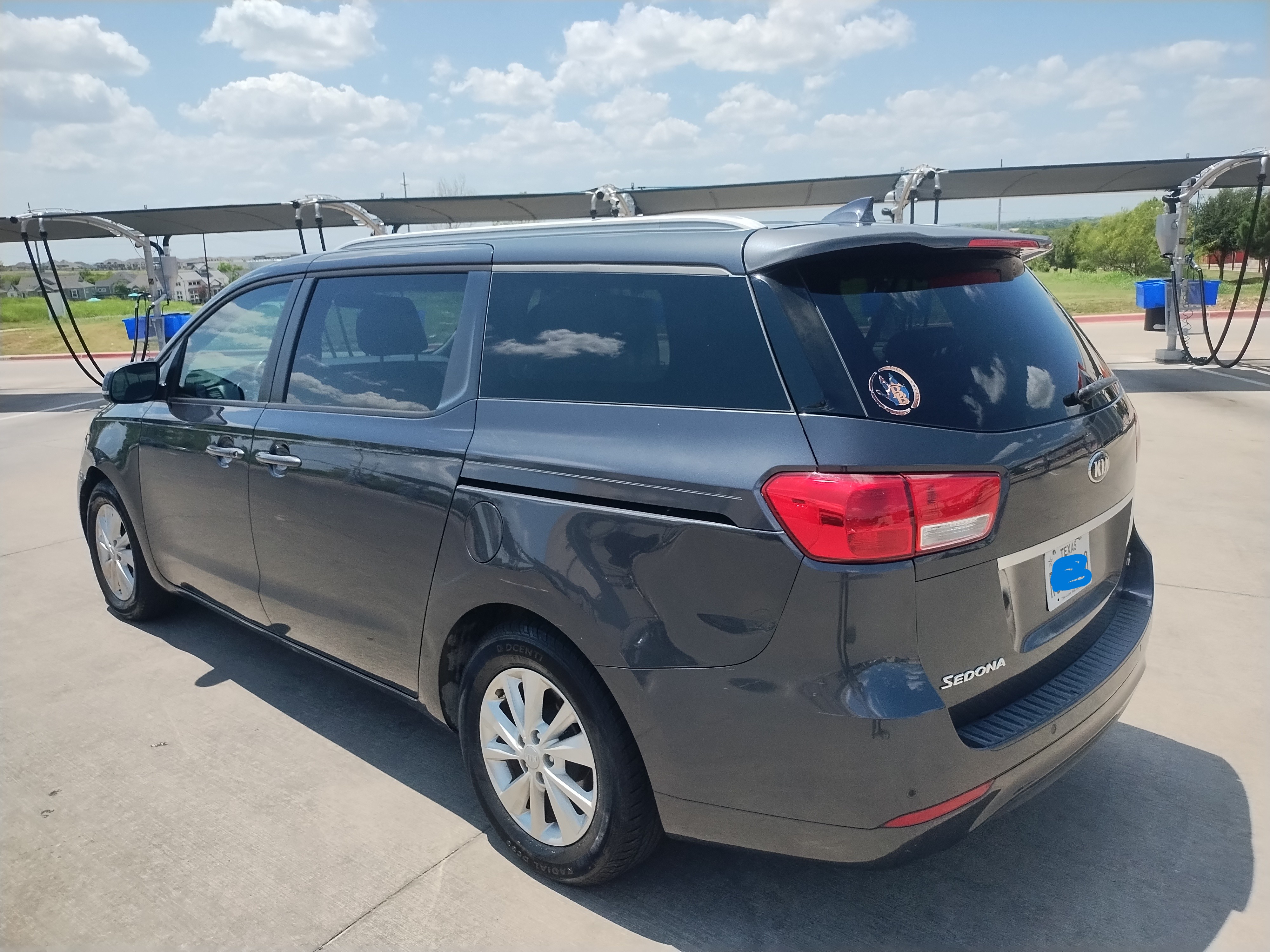 Used 2015 Kia Sedona LX w/ LX Convenience Package FWD image 16