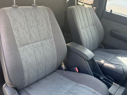 Used 1998 Toyota Tacoma 2WD Xtracab image 10