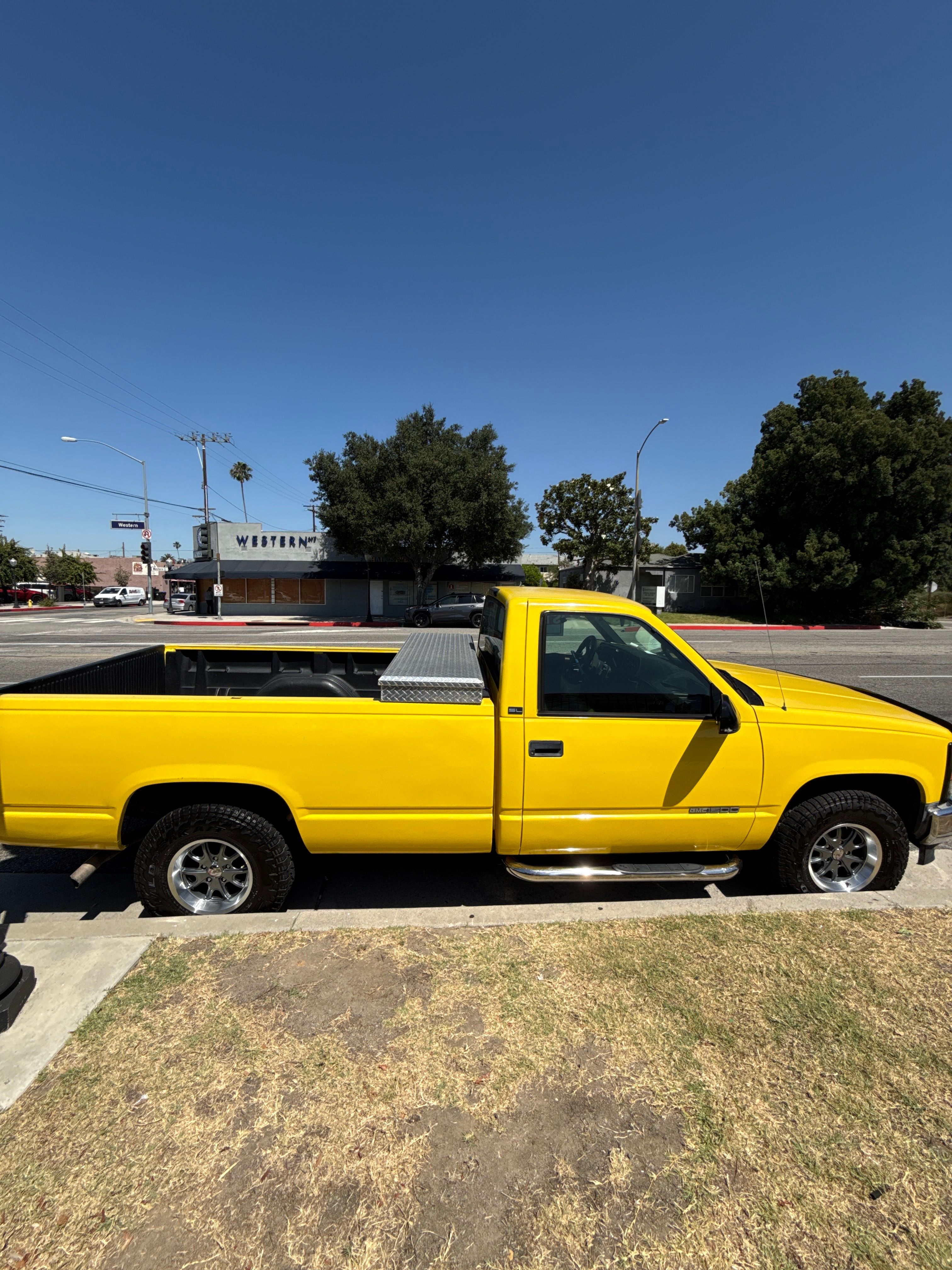 Used 1996 GMC Sierra 1500 2WD Regular Cab image 2