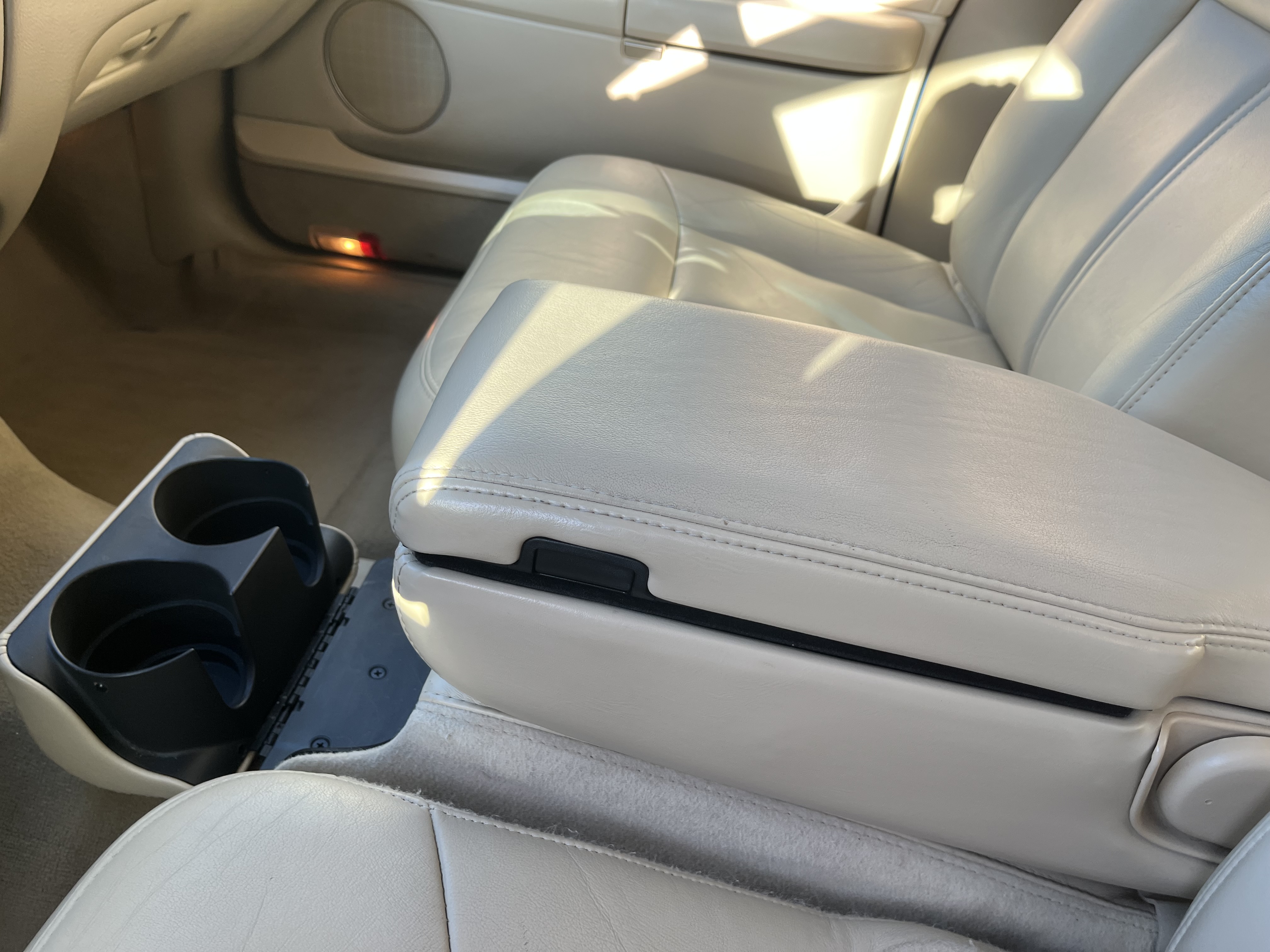 Used 2009 Lincoln Town Car Signature L RWD image 23