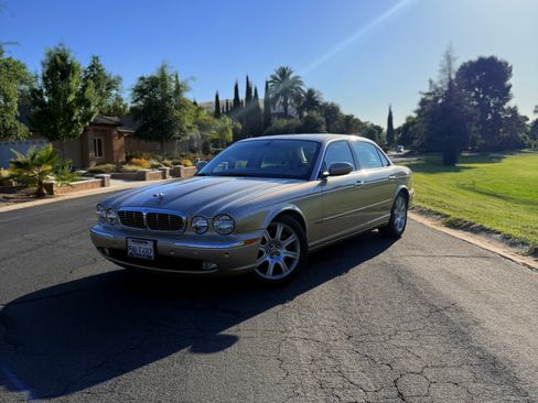 Used 2005 Jaguar XJ8 RWD image 17