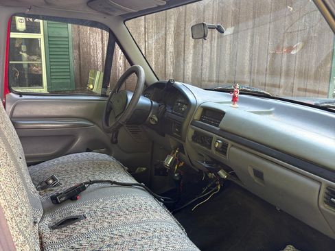 Used 1996 Ford F250 4x4 Regular Cab image 2
