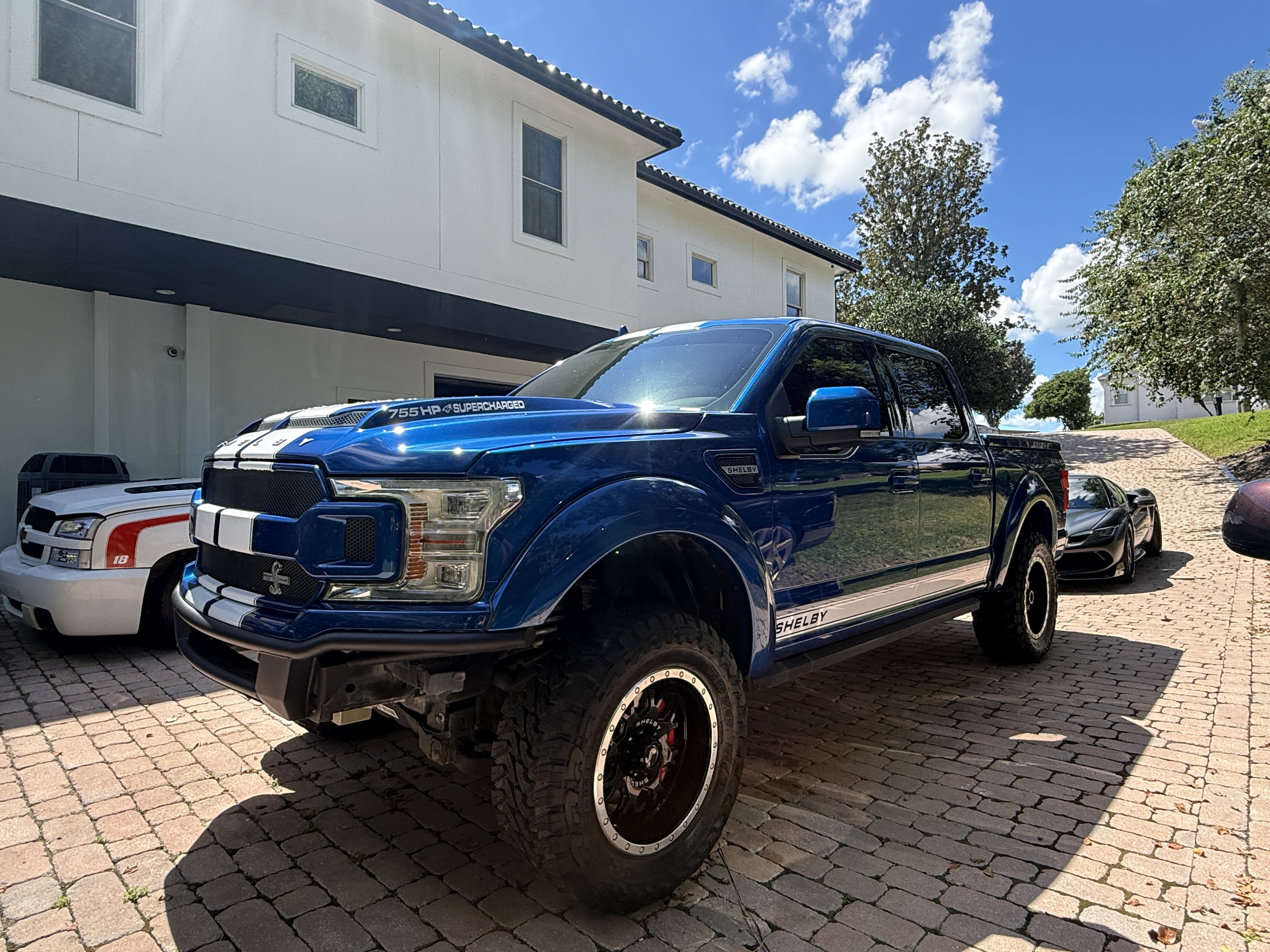 Used 2018 Ford F150 Lariat w/ Equipment Group 502A Luxury AWD/4WD image 1