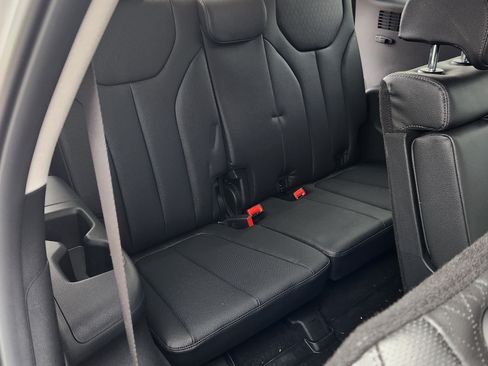 Used 2022 Hyundai Palisade SEL w/ 8P Bench Seat Package image 8