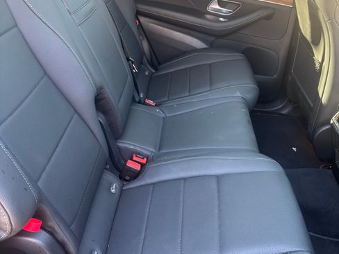 Used 2025 Mercedes-Benz GLS 450 4MATIC image 12