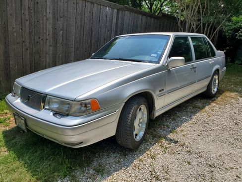 Used 1998 Volvo S90 image 4