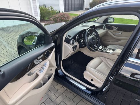 Used 2019 Mercedes-Benz GLC 300 4MATIC image 14