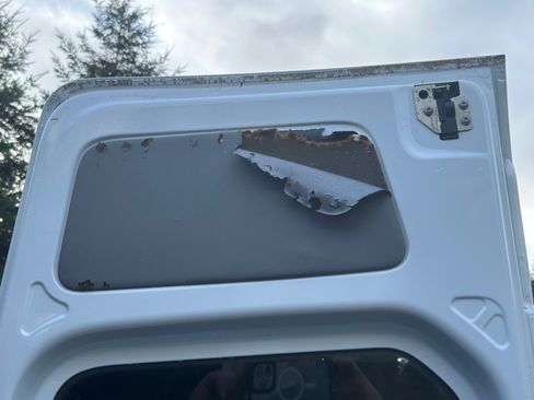 Used 2015 Mercedes-Benz Sprinter 2500 image 16