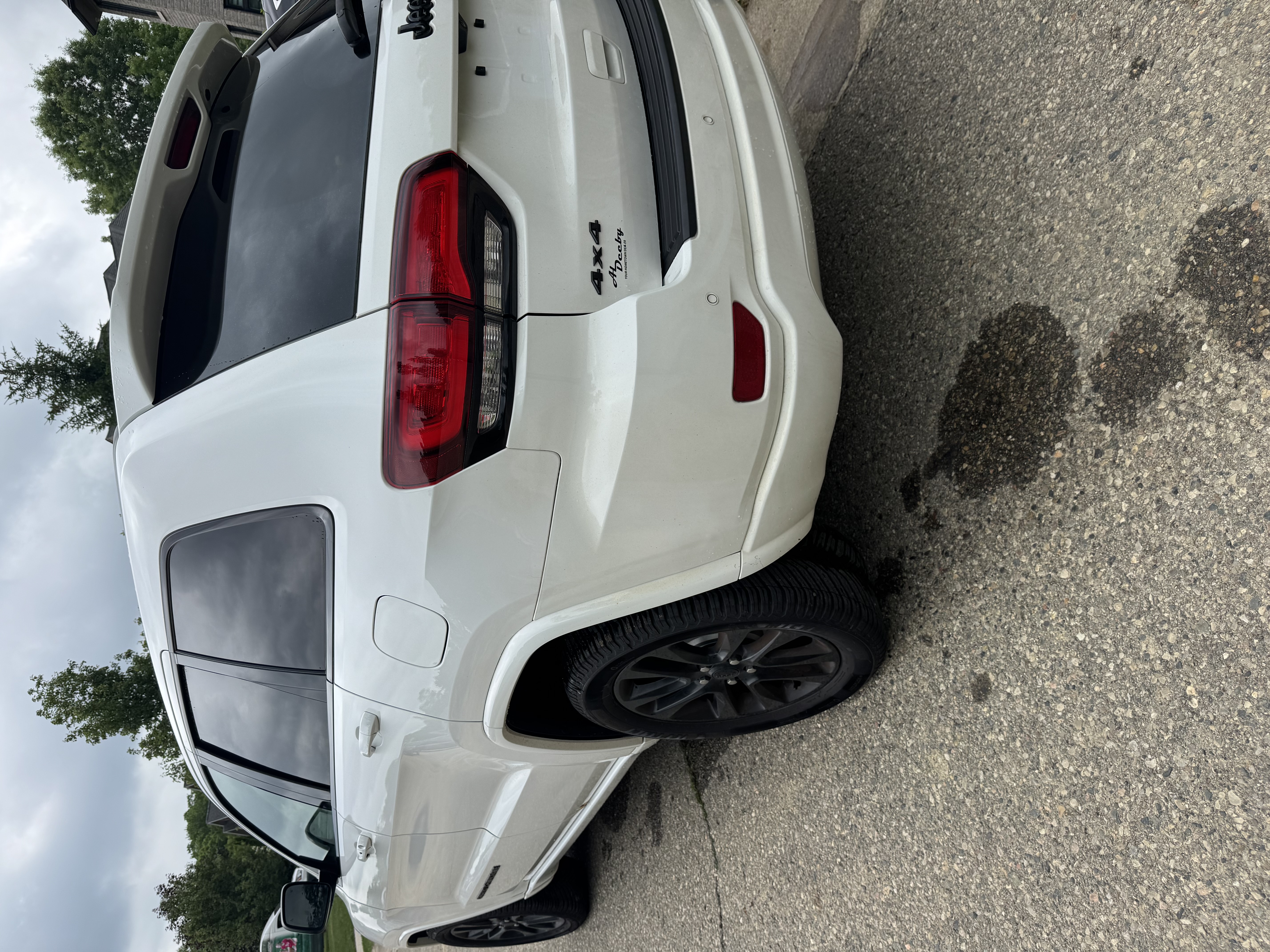Used 2019 Jeep Grand Cherokee Altitude AWD/4WD image 6