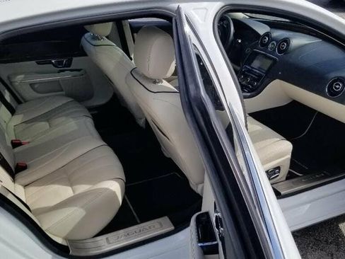 Used 2015 Jaguar XJ L Portfolio image 17