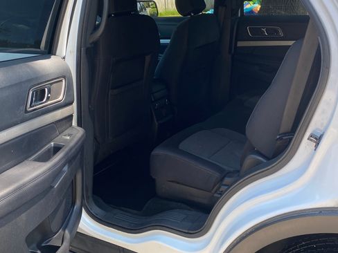 Used 2016 Ford Explorer XLT image 10