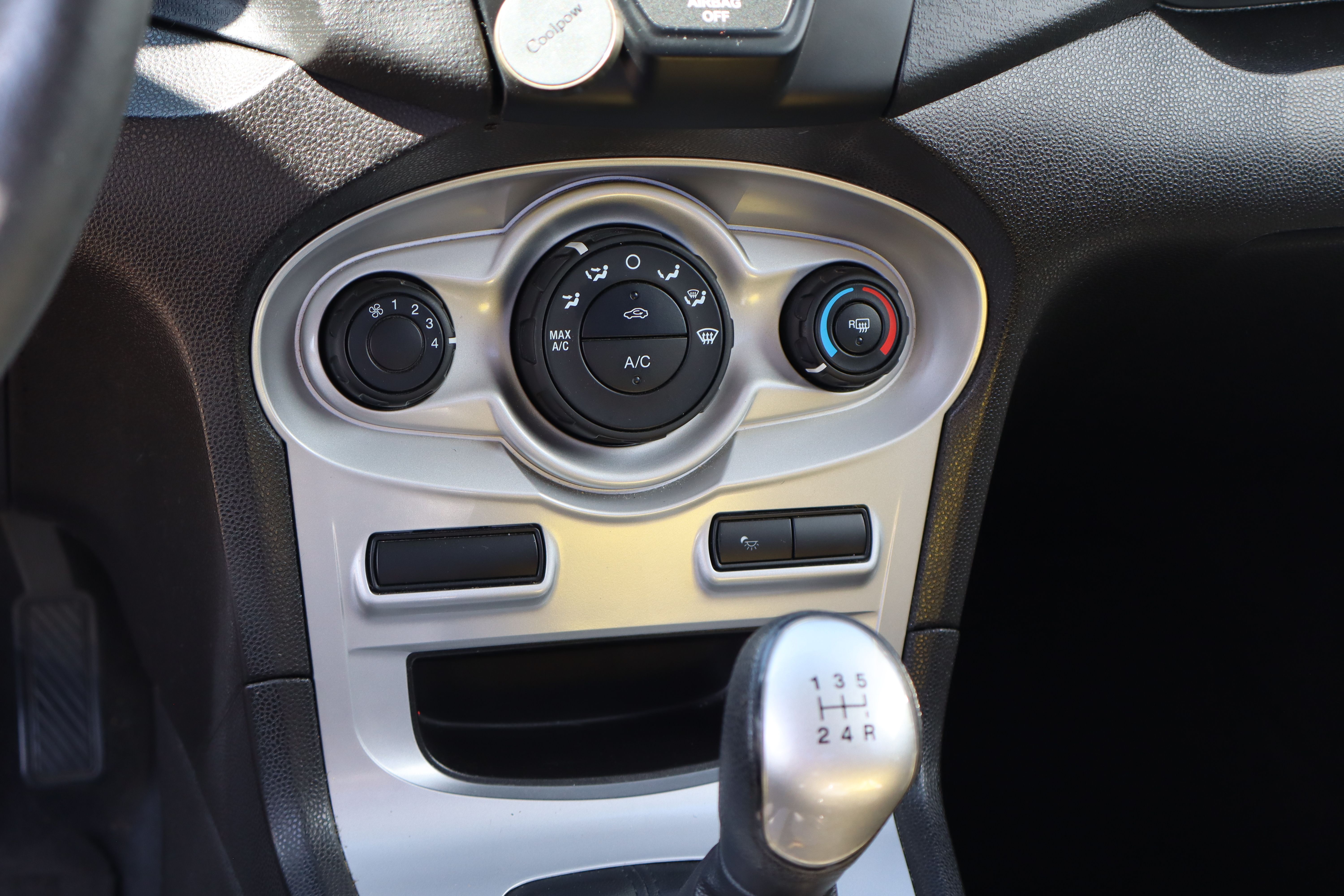 Used 2015 Ford Fiesta SE FWD image 17