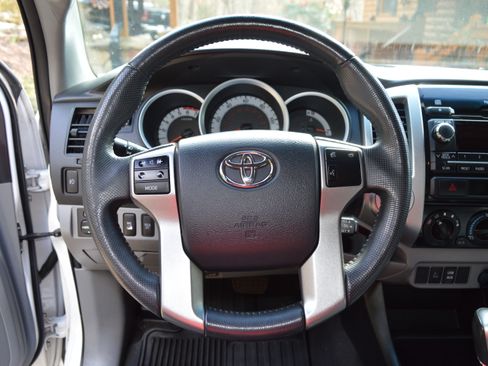 Used 2012 Toyota Tacoma 4x4 Double Cab image 12
