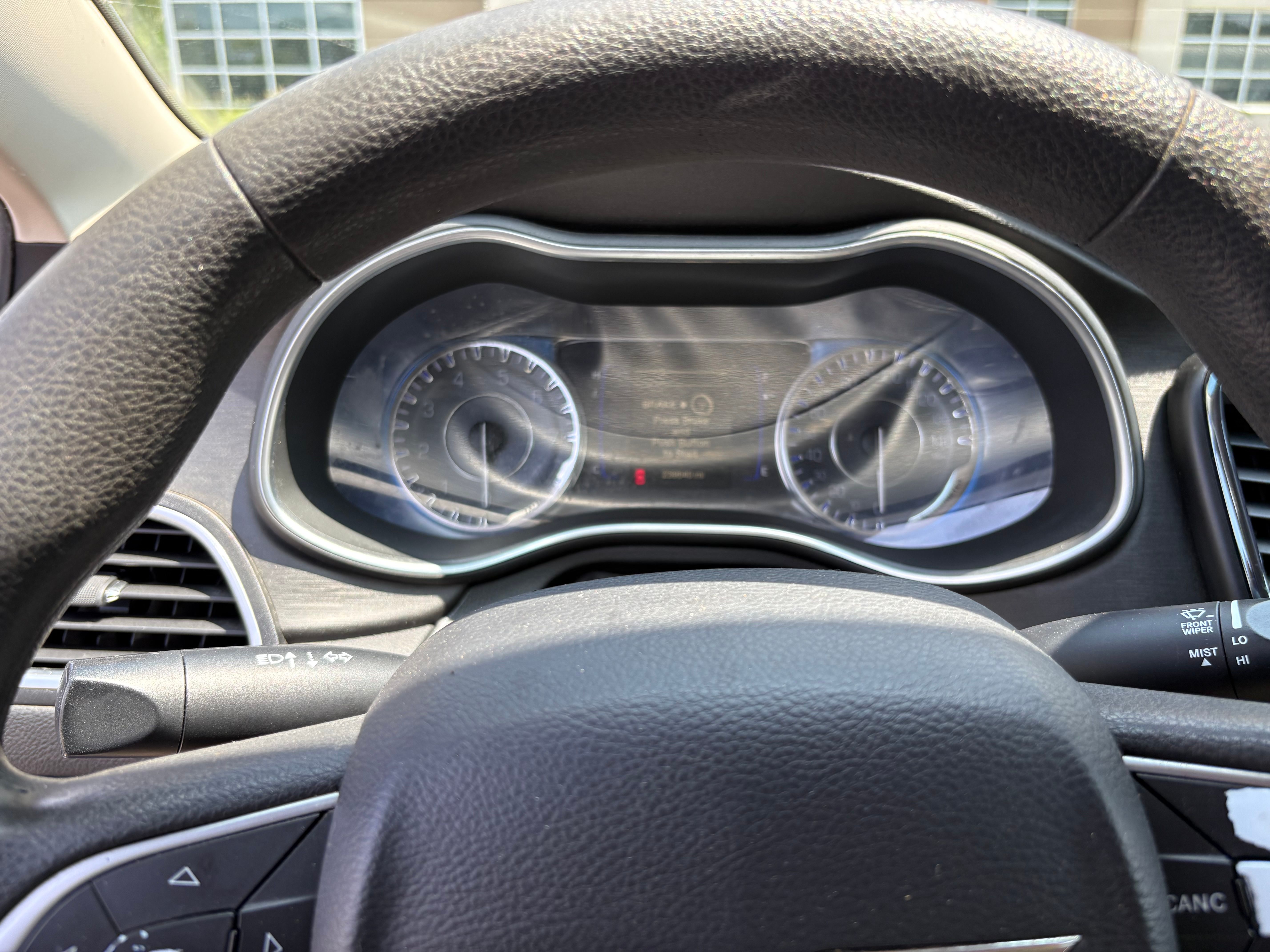 Used 2016 Chrysler 200 Limited FWD image 9