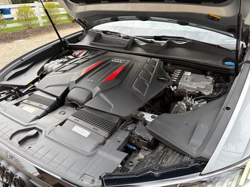 Used 2022 Audi SQ8 Prestige image 10