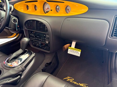 Used 2002 Chrysler Prowler RWD image 22