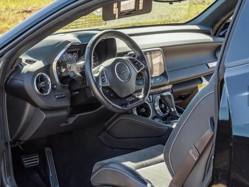 Used 2020 Chevrolet Camaro SS image 4