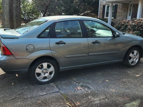 Used 2006 Ford Focus SES image 2
