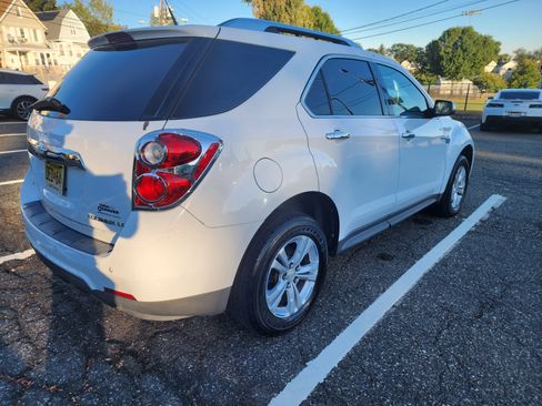 Used 2010 Chevrolet Equinox LT w/ Chrome Appearance Package image 13