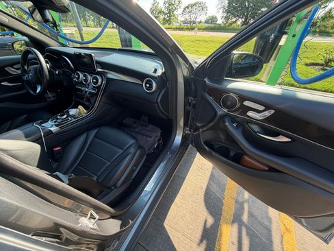 Used 2019 Mercedes-Benz GLC 300 4MATIC image 15