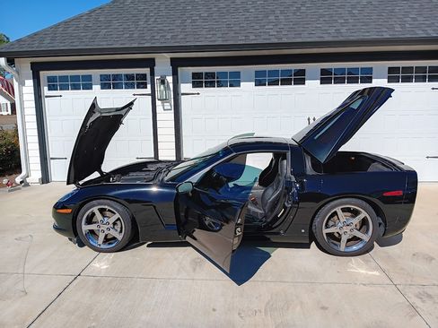 Used 2007 Chevrolet Corvette Coupe image 4