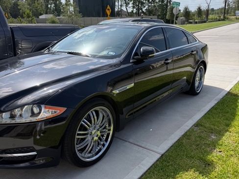 Used 2015 Jaguar XJ L Portfolio RWD image 17