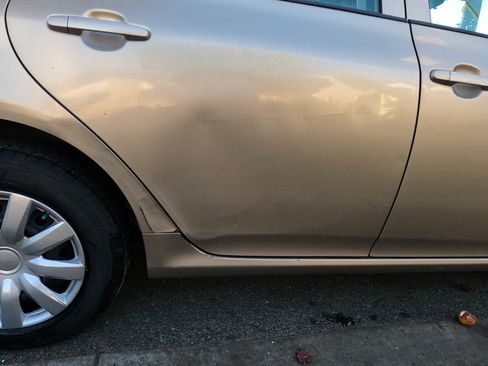 Used 2010 Toyota Corolla LE image 2