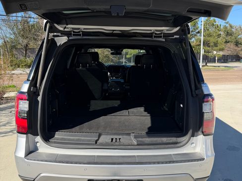 Used 2019 Ford Expedition Limited w/ Texas Edition Package image 8