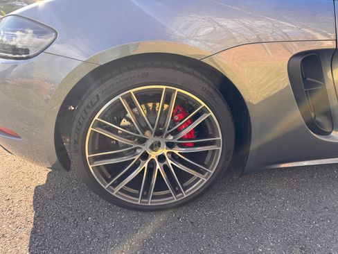 Used 2025 Porsche 718 Cayman GT4 image 5