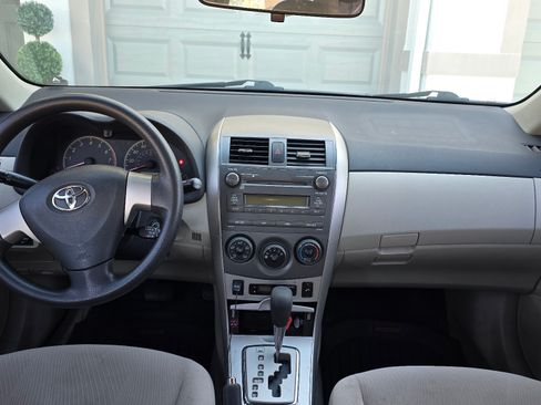 Used 2011 Toyota Corolla LE image 9