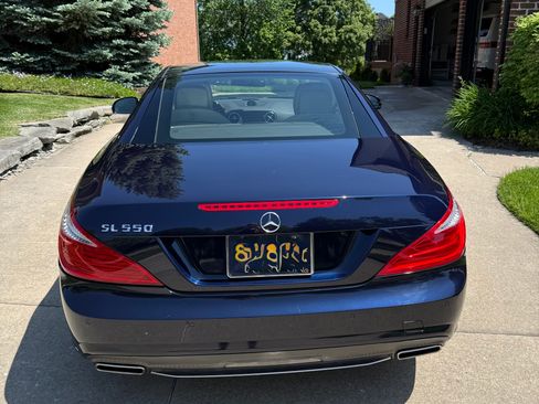 Used 2013 Mercedes-Benz SL 550 image 8