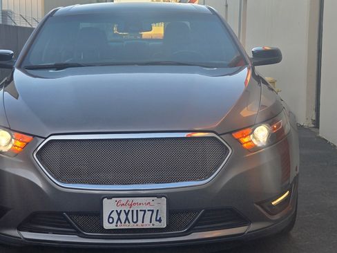 Used 2013 Ford Taurus SHO image 18