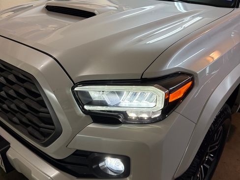 Used 2023 Toyota Tacoma TRD Sport w/ TRD Premium Sport Package AWD/4WD image 11