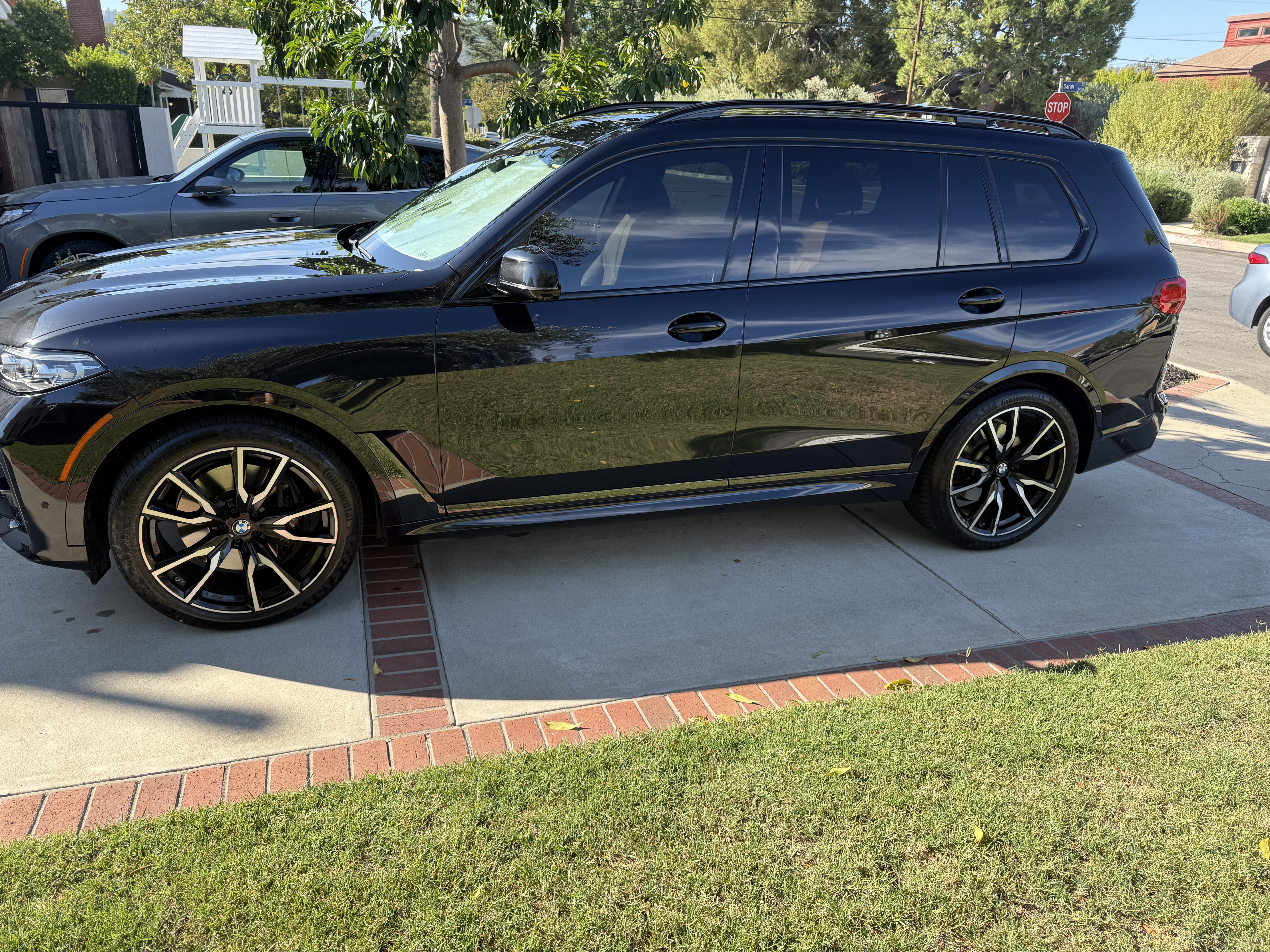 Used 2021 BMW X7 xDrive40i w/ M Sport Package AWD/4WD image 19